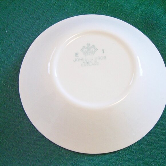 Johnson Brothers Sovereign Potters Wedding Day dessert bowl VGU - Picture 3 of 3